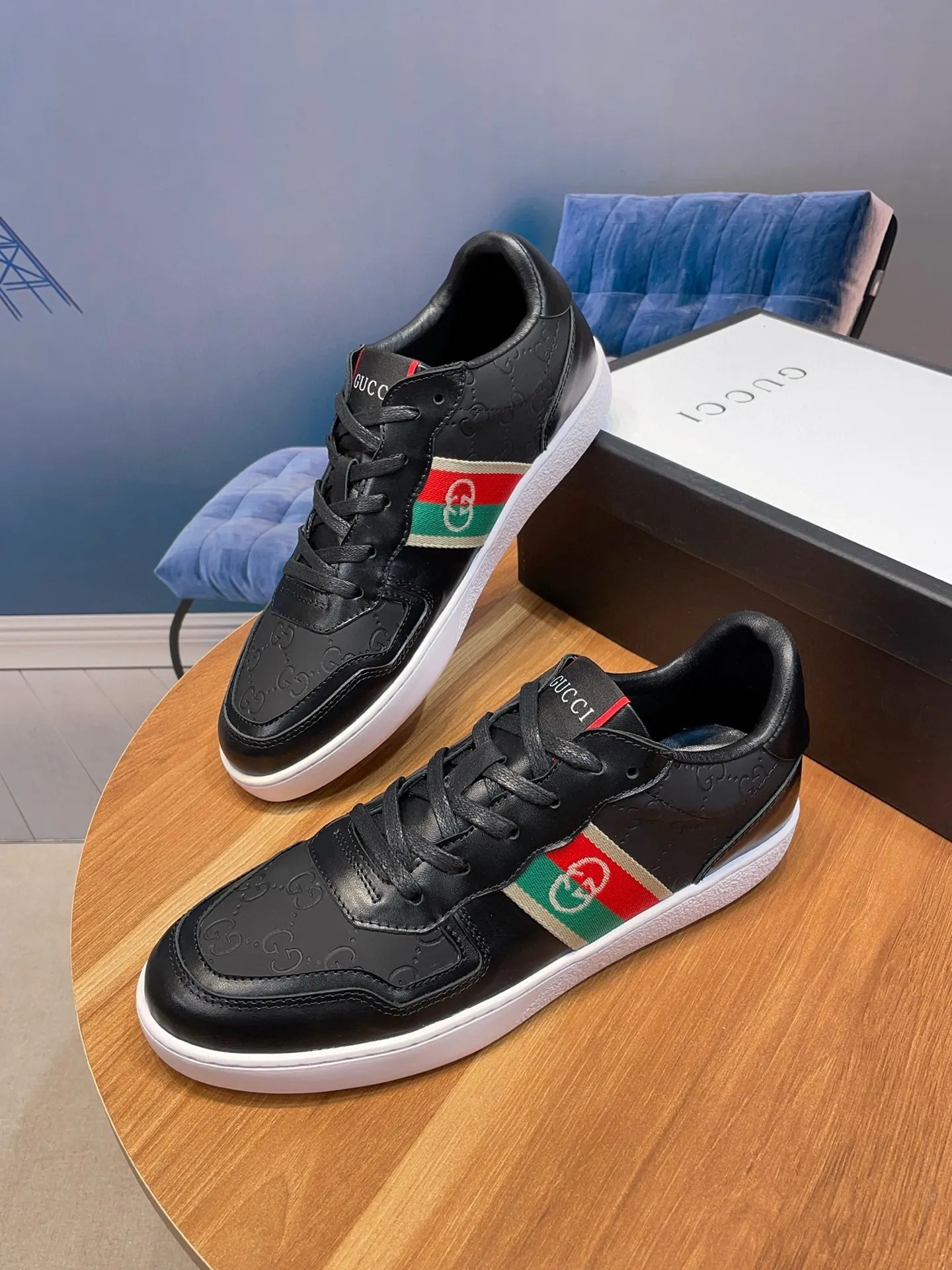 Men's clothing and shoes: 380💰New styles are here again! [Gucci Sports Men's Shoes] Gucci fashionable casual men's shoes🇨🇳Original 1:1 mold, new model debuts first💯Not high-profile but avant-garde, simple, low-key and fashionable, super versatile style🌿Made of original cowhide➕Sheepskin lining🎋The version is comfortable on the feet, first-class workmanship🍍Number: 38-44, customized 45